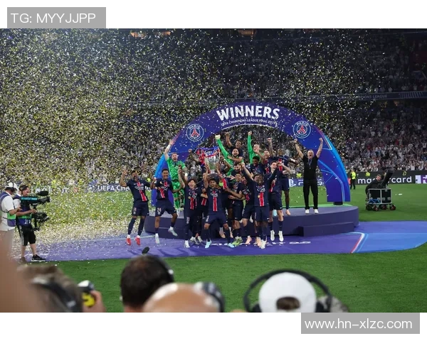 国王杯波尔图与巴黎圣日耳曼激战成平局红牌事件引发全场热议 国王杯波尔图与巴黎圣日耳曼激战成平局红牌事件引发全场热议