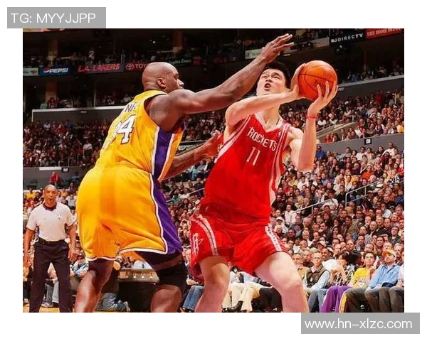 姚明挑战弹珠游戏的趣味时刻与篮球巨星的童年回忆