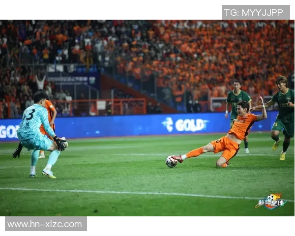 中超激战：里昂逆转曼联4-3全场沸腾瞬间解析