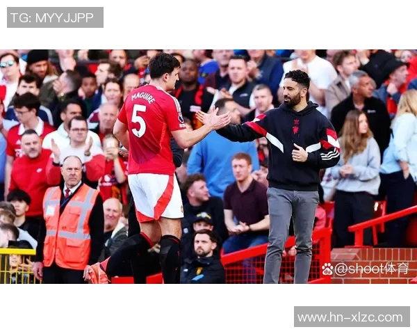 欧联杯曼联大胜里昂绝杀瞬间引发争议判罚全场沸腾 欧联杯曼联大胜里昂绝杀瞬间引发争议判罚全场沸腾