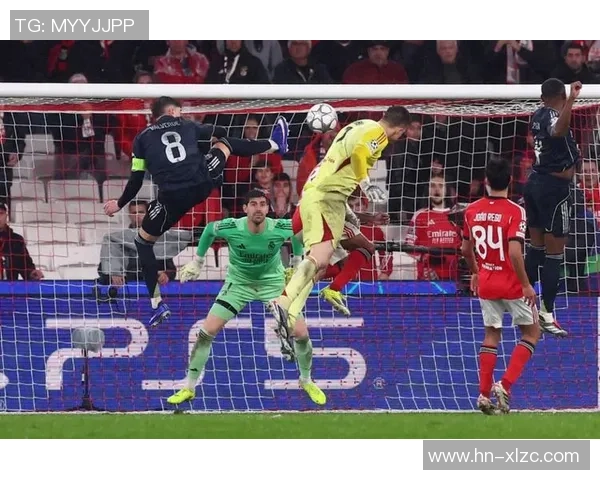 国王杯惊现冷门曼城绝杀本菲卡全场沸腾瞬间回顾