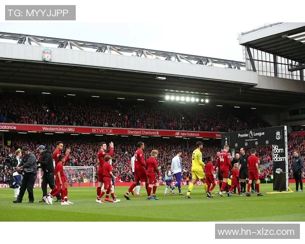 足总杯激战：利物浦补时绝杀AC米兰全场沸腾瞬间回顾与分析